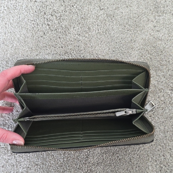 Coach Olive Green Leather Shoulder Bag with Wallet - Picture 8 of 12